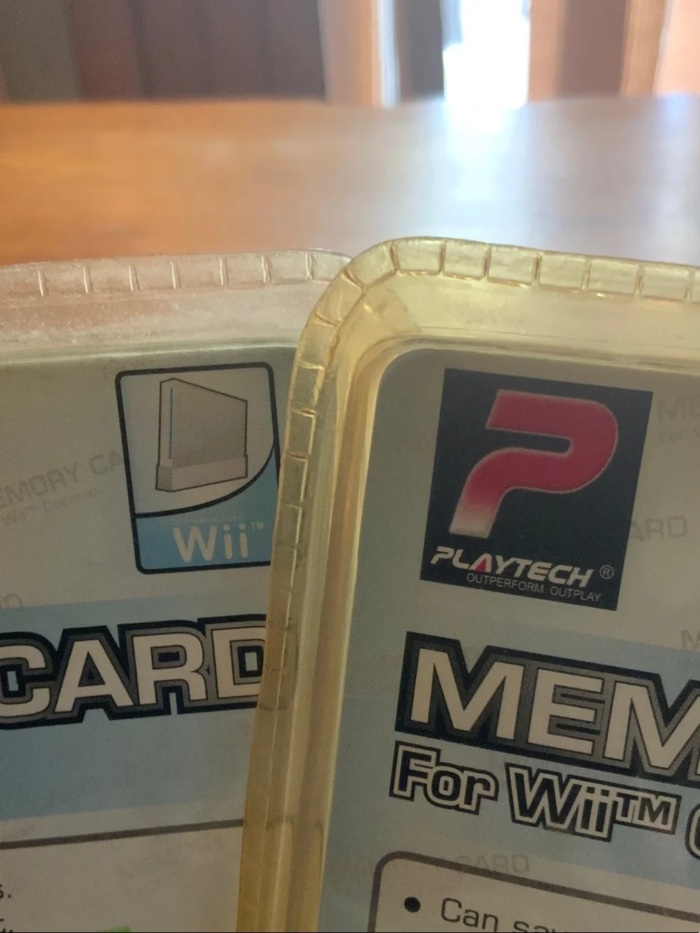 White Wii Memory Cards - 32MB & 64MB Pack